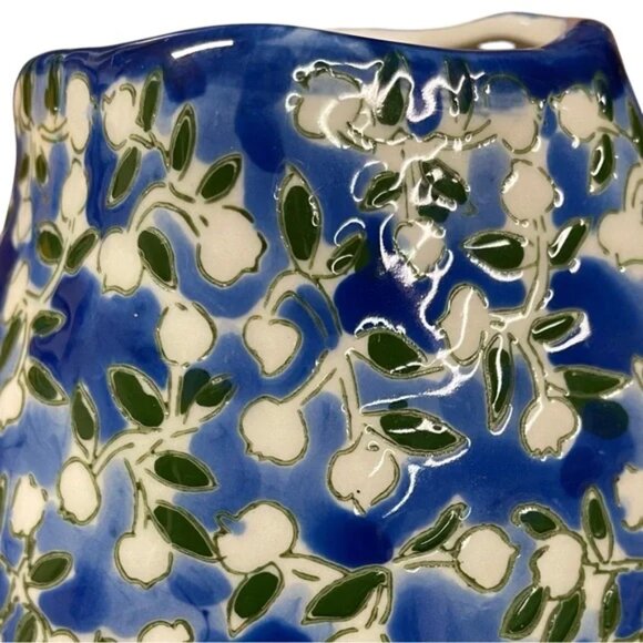 dorotea CAROLINA SILVA hand painted ceramic vase etched white flowers on blue - Picture 10 of 11